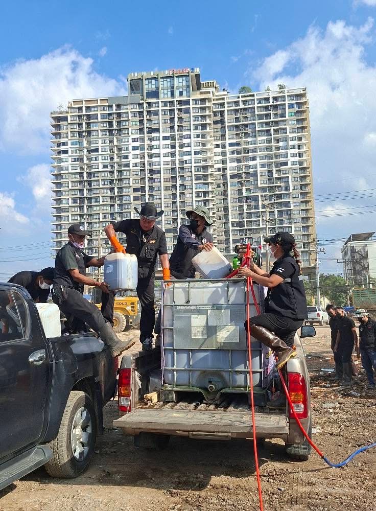 พด.ห่วงใยเกษตรกรทุกพื้นที่ เดินหน้าสนับสนุน “สารเร่งซุปเปอร์ พด.6”บำบัดน้ำเสีย–ฟื้นฟูดิน หลังสถานการณ์น้ำลดในภาคใต้ 4 S 107642909