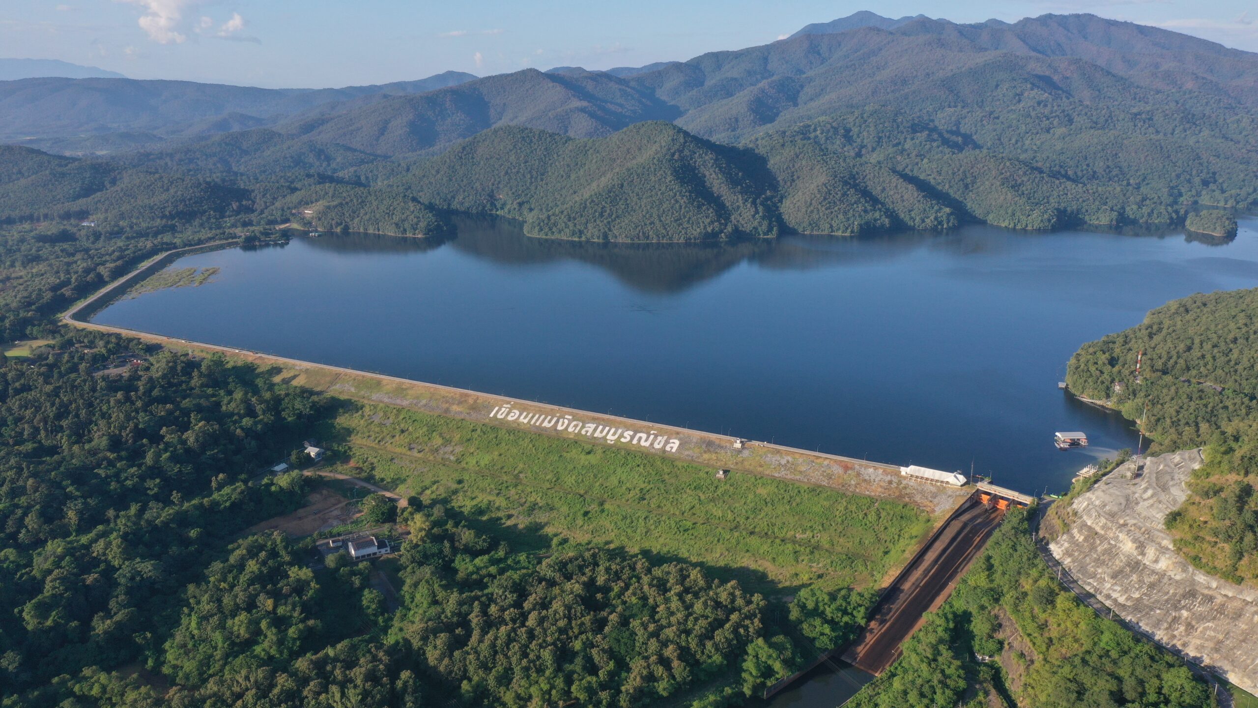 ชป. ลุยจัดสรรน้ำฤดูแล้งทั่วประเทศ /เดินหน้าช่วยเหลือชาวใต้ให้กลับสู่ภาวะปกติเร็วที่สุด 3 S 11305079 scaled