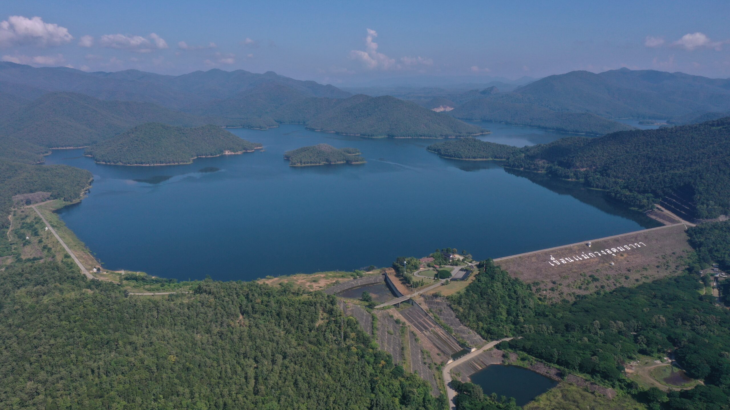 ชป. ลุยจัดสรรน้ำฤดูแล้งทั่วประเทศ /เดินหน้าช่วยเหลือชาวใต้ให้กลับสู่ภาวะปกติเร็วที่สุด 4 S 11305081 scaled