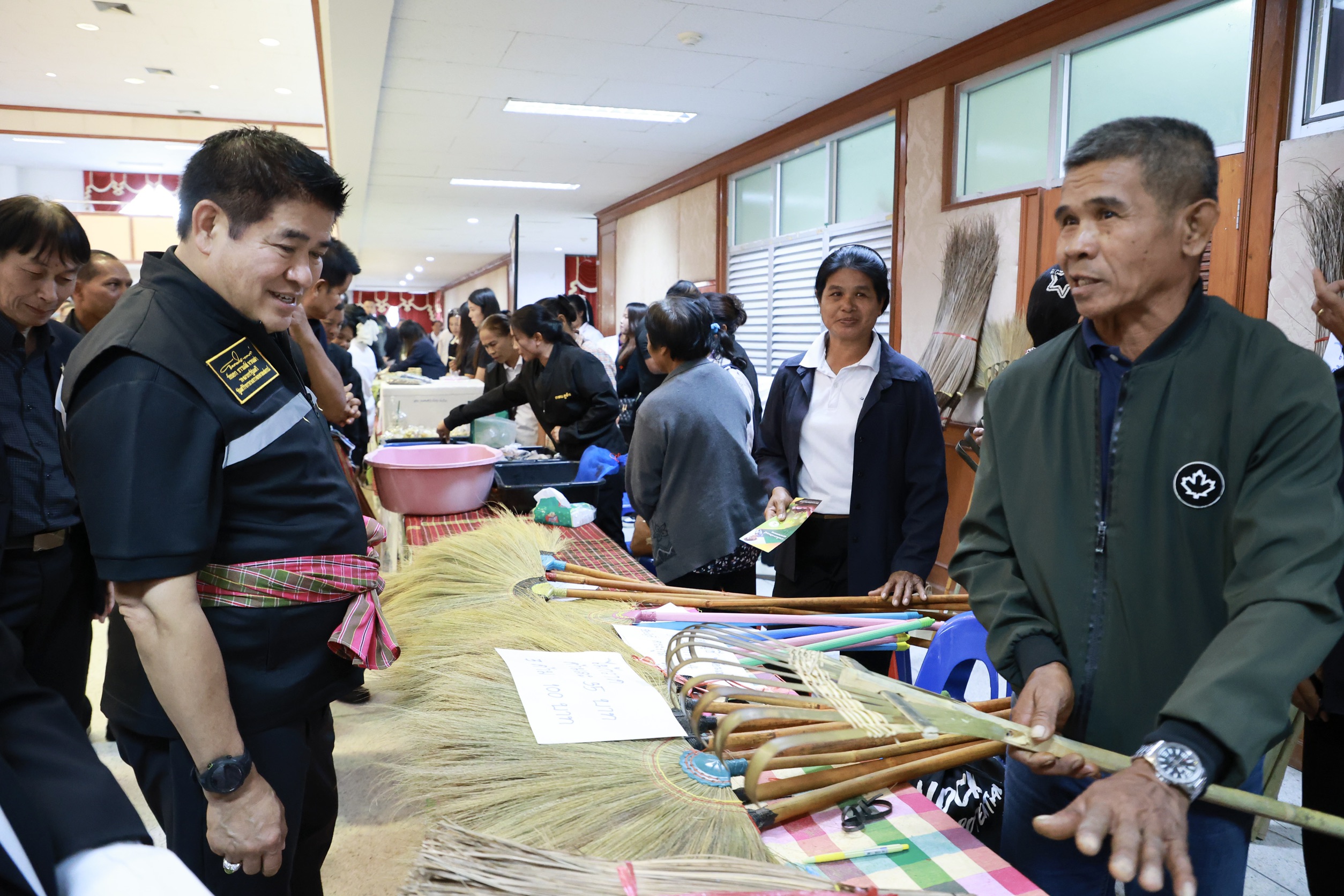 “ร้อยเอก ธรรมนัส” ประชาสัมพันธ์เชิงรุกภารกิจกองทุนฟื้นฟูและพัฒนาเกษตรกร ในพื้นที่จังหวัดมหาสารคาม ยกระดับคุณภาพชีวิตเกษตรกรอย่างยั่งยืน 8 S 145768546