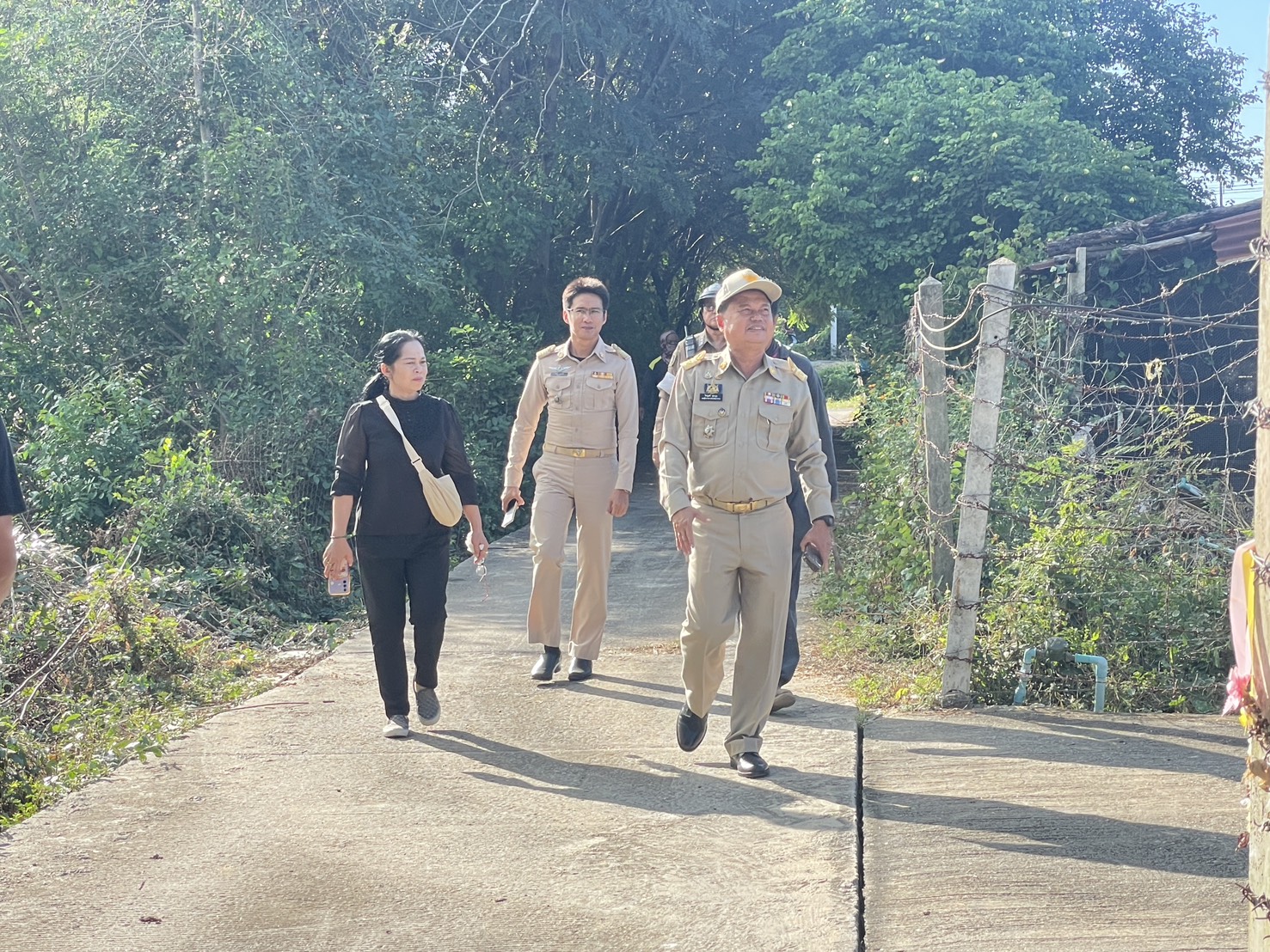 ผู้ว่า ฯ อ่างทอง สั่งการแจ้งความเอาผิดคนลักลอบเผาพื้นที่เกษตรย่านโพสะ 2 S 176816164