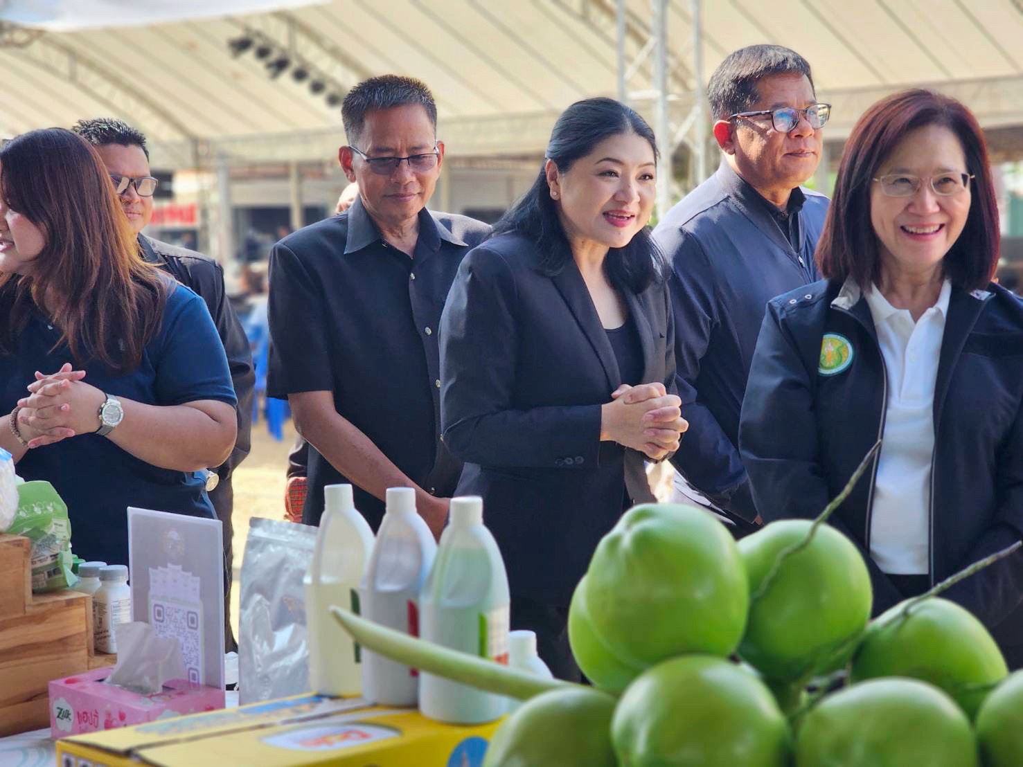 กระทรวงเกษตรฯ จัดงานรณรงค์การถ่ายทอดเทคโนโลยีจัดการสุขภาพพืชให้มีประสิทธิภาพ ภายใต้แนวคิด “มะพร้าวสุขภาพดี ด้วยวิธี IPM” เพื่อป้องกันศัตรูมะพร้าวและลดความเสียหายต่อผลผลิตให้เกษตรกรให้ยั่งยืน 6 S 19726390 0
