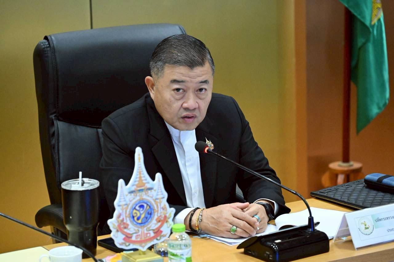 ปลัดเกษตรฯ เดินหน้าโครงการปรับโครงสร้างหนี้เกษตรกรสมาชิก กฟก. มุ่งแก้ปัญหาอย่างเป็นธรรมและยั่งยืน 2 S 25591851