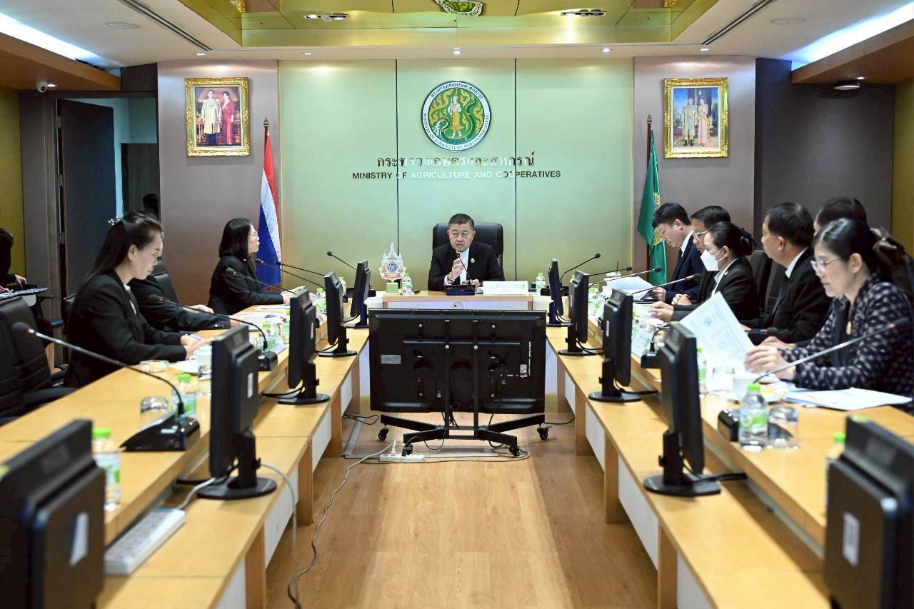 ปลัดเกษตรฯ เดินหน้าโครงการปรับโครงสร้างหนี้เกษตรกรสมาชิก กฟก. มุ่งแก้ปัญหาอย่างเป็นธรรมและยั่งยืน 3 S 25591852