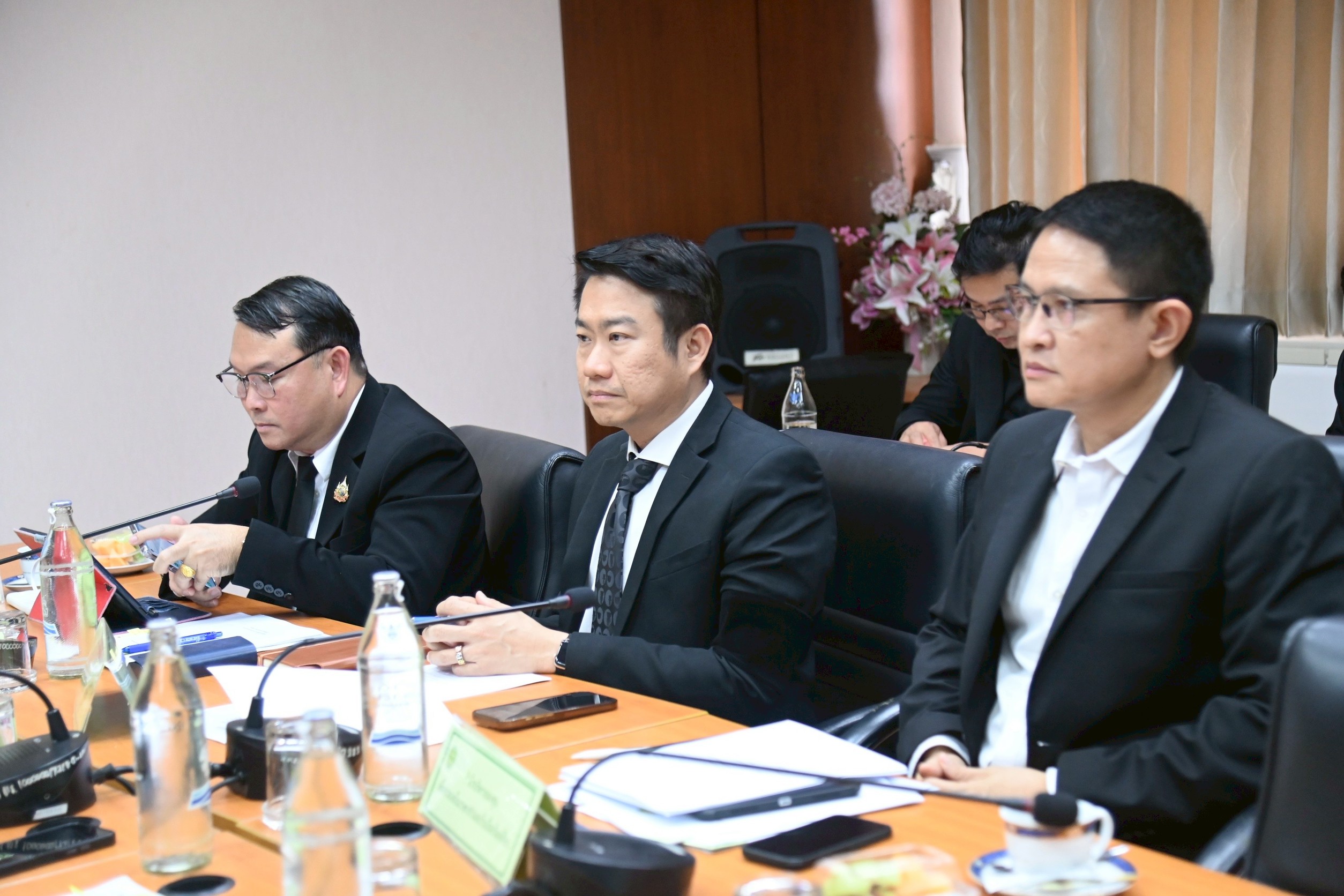 กระทรวงเกษตรฯ สั่งเตรียมพร้อมรับอุทกภัยภาคใต้ตอนล่าง กำชับทุกหน่วยปรับปรุงบัญชีทรัพยากรให้เป็นปัจจุบัน ระดมเครื่องมือ ปัจจัยการผลิต พร้อมช่วยเหลือเกษตรกรทันที 3 S 25706573