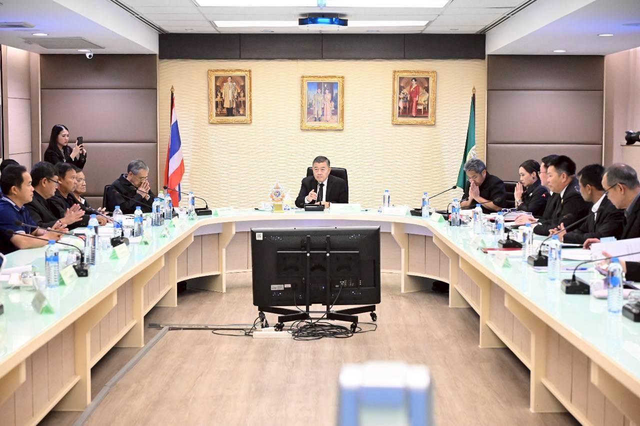 ปลัดเกษตรฯ นั่งหัวโต๊ะถกบอร์ดโคนมฯ เร่งบริหารจัดสรรโควตานำเข้าสินค้านม ปี 2569 อย่างรอบคอบ 7 S 25919505