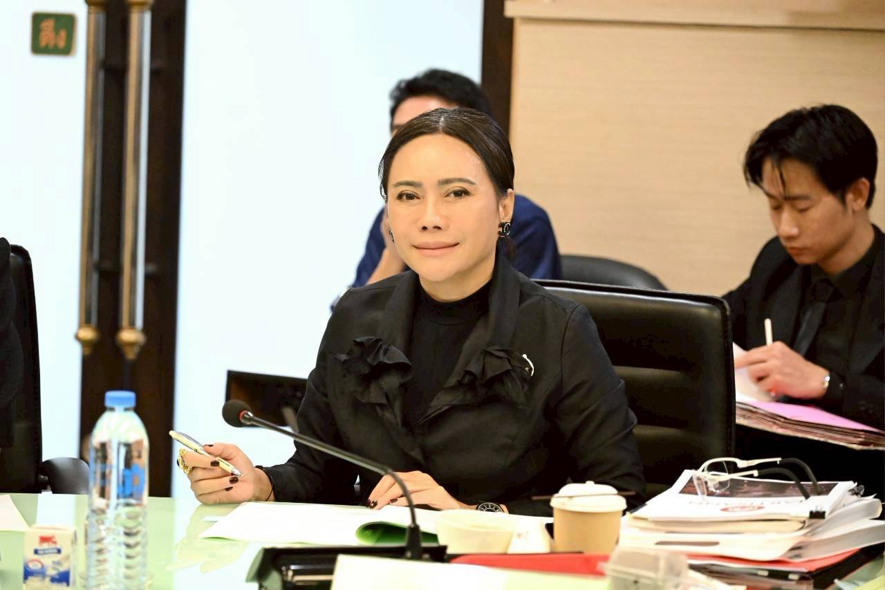 ปลัดเกษตรฯ นั่งหัวโต๊ะถกบอร์ดโคนมฯ เร่งบริหารจัดสรรโควตานำเข้าสินค้านม ปี 2569 อย่างรอบคอบ 8 S 25919507