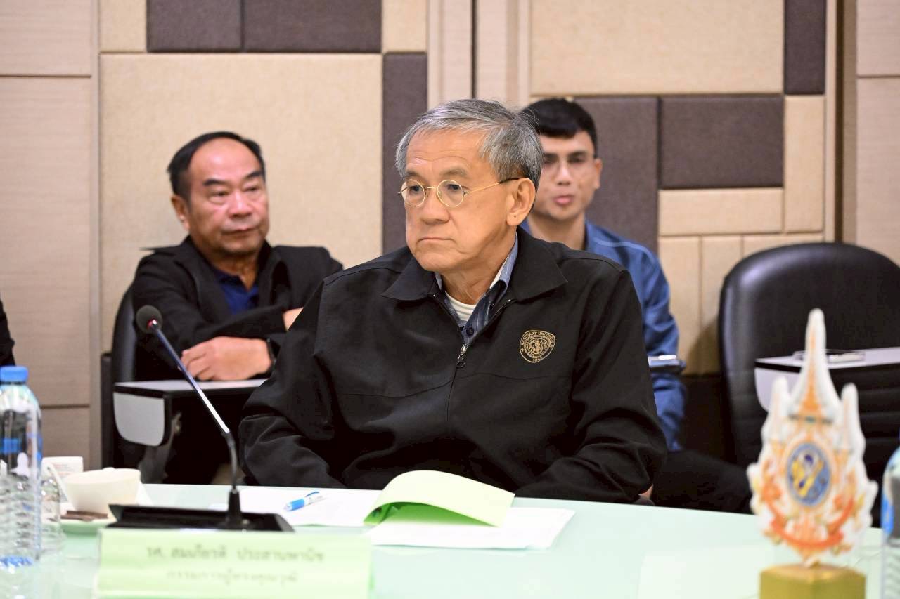 ปลัดเกษตรฯ นั่งหัวโต๊ะถกบอร์ดโคนมฯ เร่งบริหารจัดสรรโควตานำเข้าสินค้านม ปี 2569 อย่างรอบคอบ 11 S 25919515