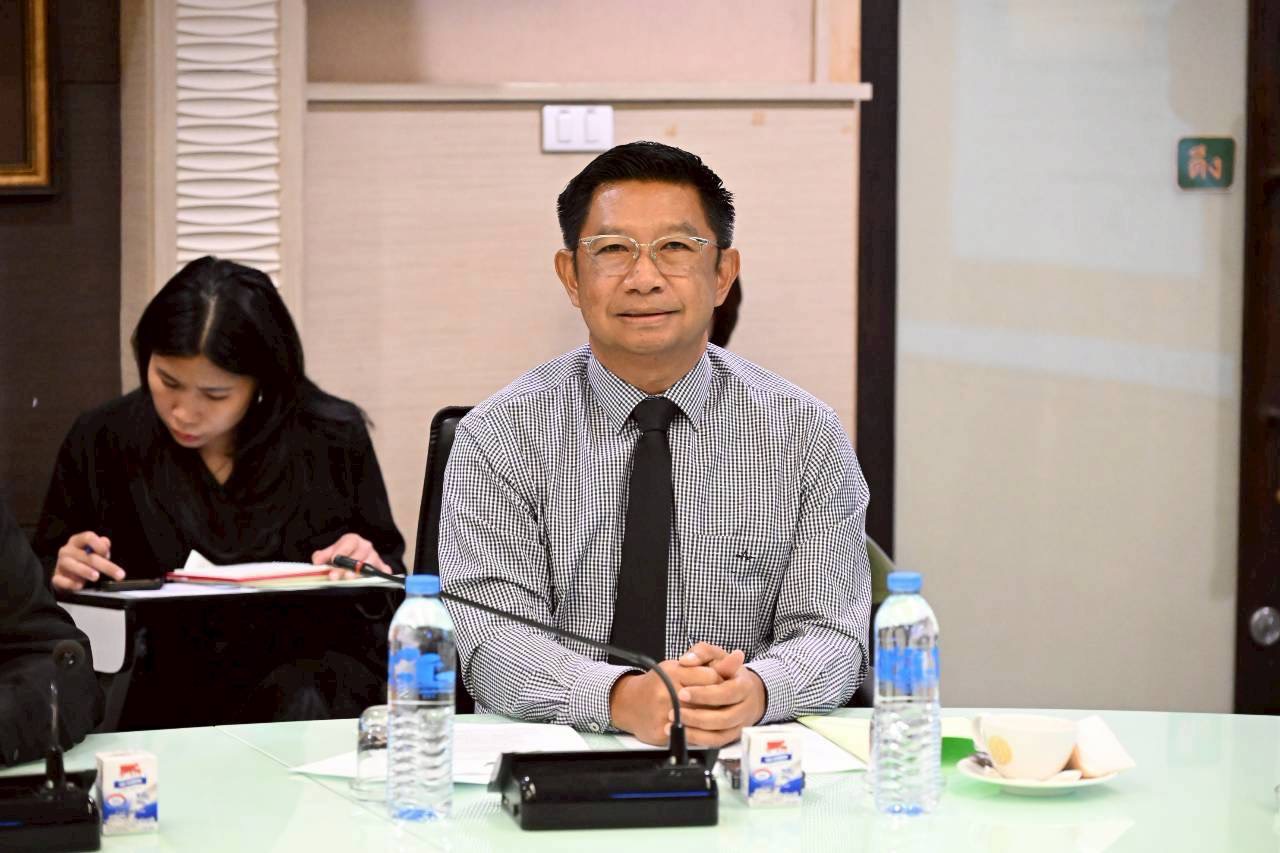 ปลัดเกษตรฯ นั่งหัวโต๊ะถกบอร์ดโคนมฯ เร่งบริหารจัดสรรโควตานำเข้าสินค้านม ปี 2569 อย่างรอบคอบ 12 S 25919519