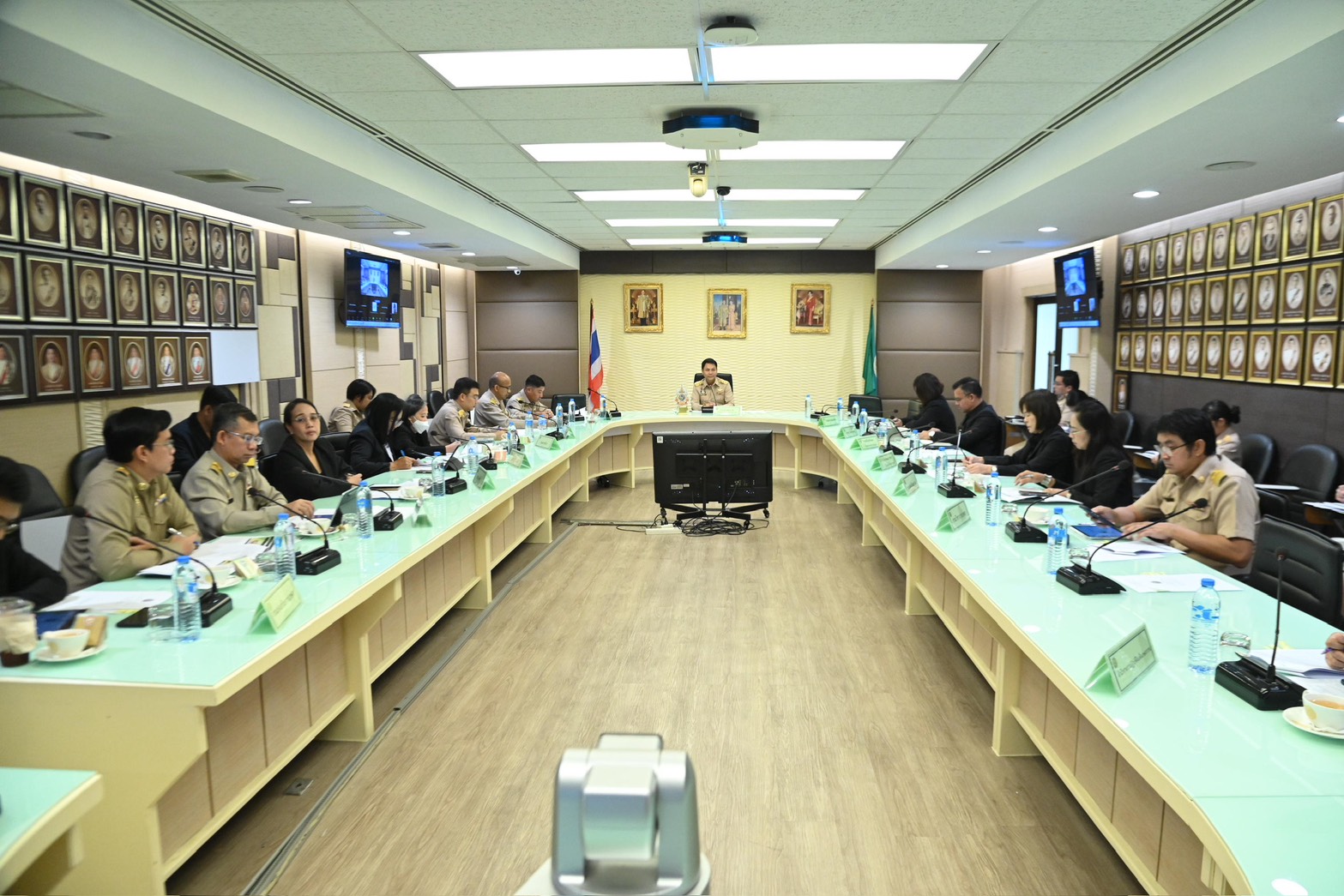 รองปลัดเกษตรฯ ปรับกระบวนทัศน์สู้ PM2.5 ตั้ง 'คลัสเตอร์' คุมเข้มพื้นที่เกษตรทั่วประเทศมุ่งใช้ข้อมูลขับเคลื่อนลดการเผาพื้นที่เกษตรกรรม 7 S 3211282