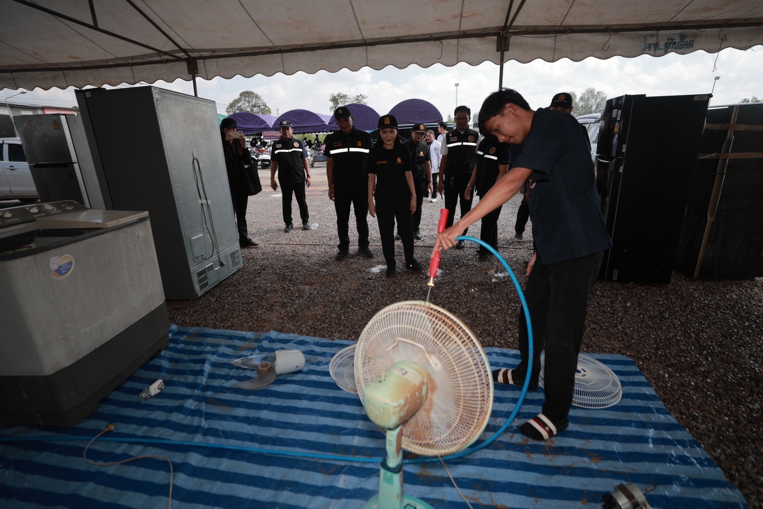 Fix It Center เต็มกำลัง “รมว.นฤมล”ตระเวนทั่วหาดใหญ่ตรวจความพร้อม กำชับ เร่งงาน รวดเร็ว ปลอดภัย และทั่วถึง ช่วยชาวบ้านซ่อมของเสียจากน้ำท่วม 3 S 35086667