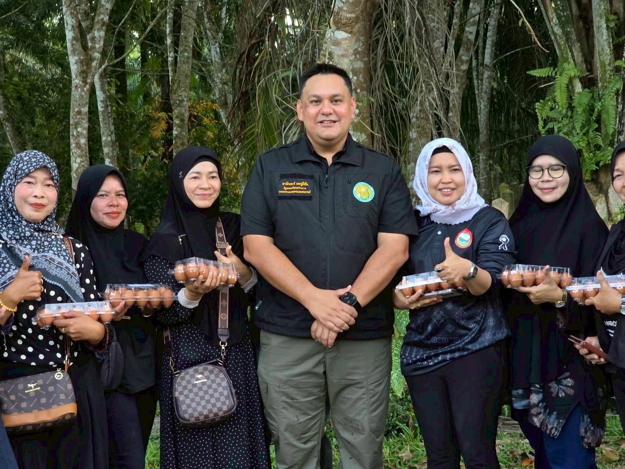 “รมช.อามินทร์” ลงพื้นที่กระบี่ หนุนเกษตรแปลงใหญ่ ดันมาตรฐานฟาร์ม–โรงฆ่าฮาลาล เพิ่มศักยภาพเกษตรกรรองรับตลาดมุสลิมใน–ต่างประเทศ 6 S 495370284