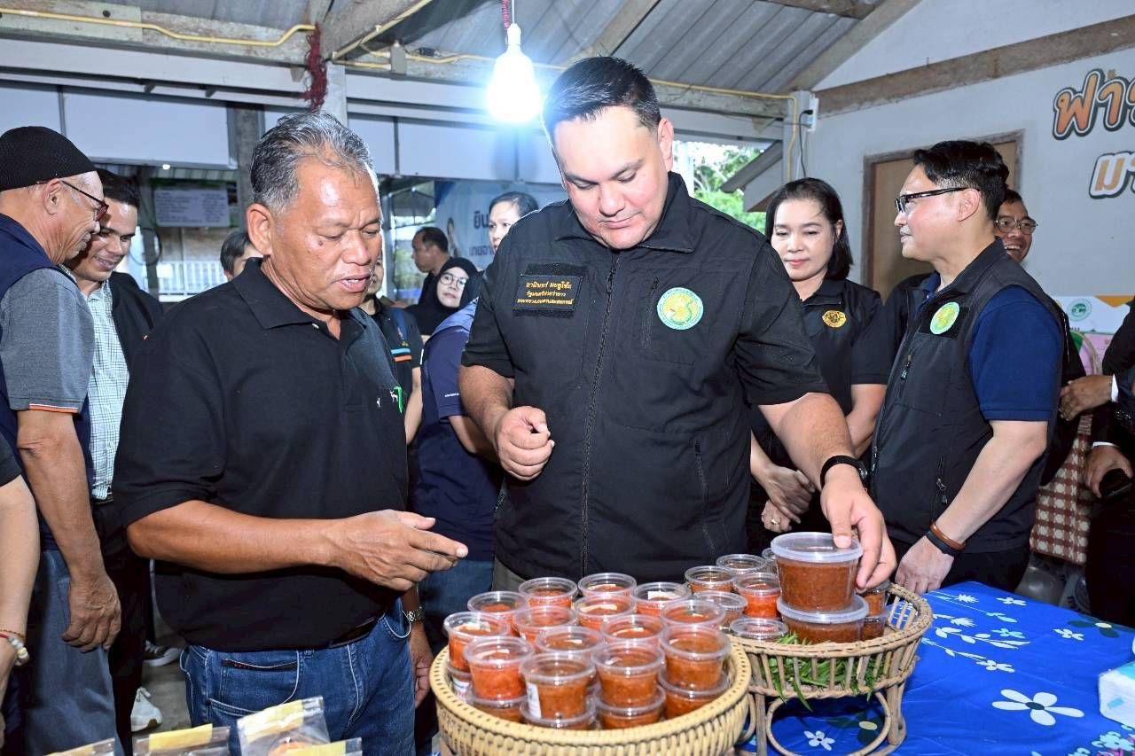 “รมช.อามินทร์” ลงพื้นที่กระบี่ หนุนเกษตรแปลงใหญ่ ดันมาตรฐานฟาร์ม–โรงฆ่าฮาลาล เพิ่มศักยภาพเกษตรกรรองรับตลาดมุสลิมใน–ต่างประเทศ 8 S 495370285