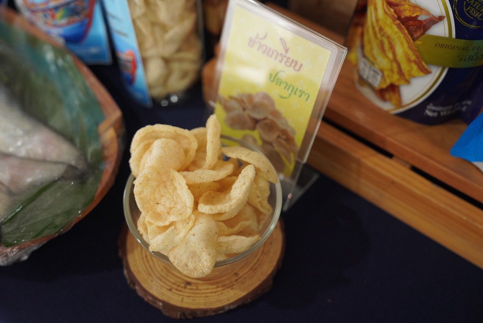 “รมช.อามินทร์” ชูสินค้าท้องถิ่นนราธิวาส “ปลากุเรา” เน้นแปรรูปหลากหลาย- ปลอดภัย สร้างมูลค่าเพิ่ม หนุนเศรษฐกิจชุมชน 6 S 496468006