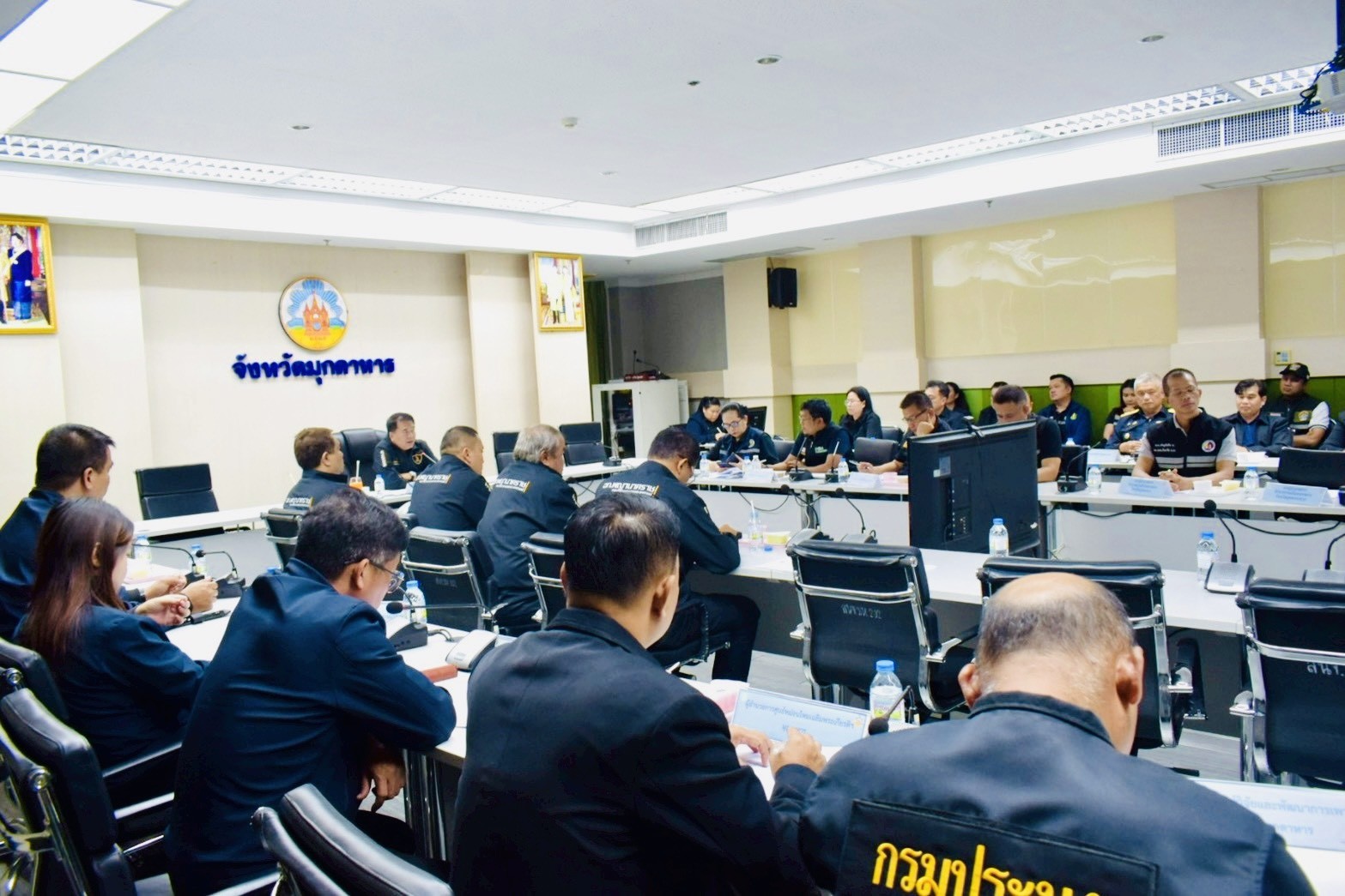 “ผอ.ฉก.พญานาคราช” บุกมุกดาหาร “พล.ต.ต.มนตรี” ขันน็อตเข้ม สกัดสินค้าเกษตรเถื่อนข้ามโขง สั่งฟันไม่เลี้ยงขบวนการลักลอบ-จนท.แตกแถว รับมือผลผลิตทะลักช่วงปีใหม่ 3 messageImage 1765510813589