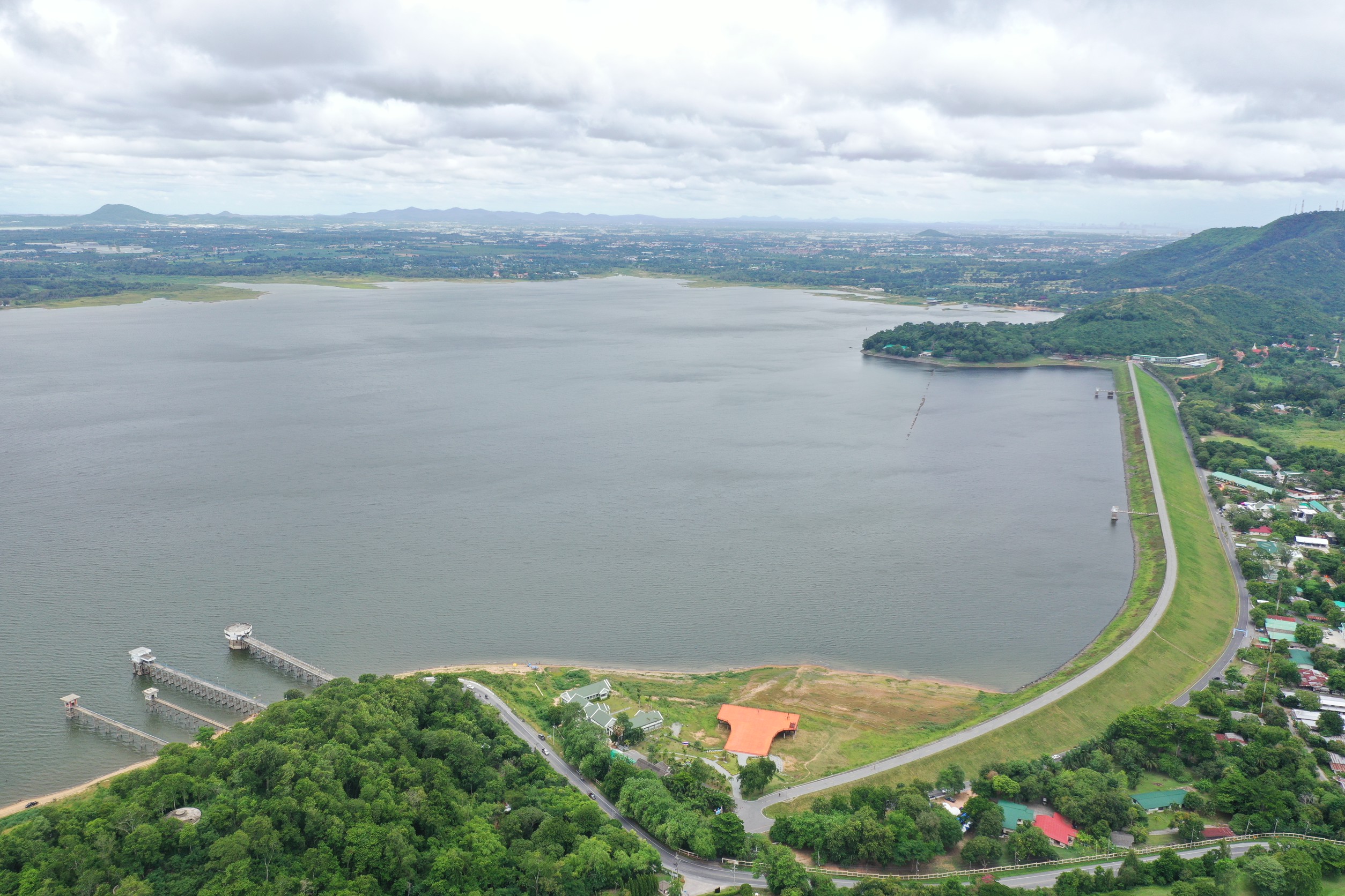 กรมชลฯ เดินหน้าบริหารจัดการน้ำฤดูแล้งทั่วประเทศ พร้อมเฝ้าระวังฝนภาคใต้ 25-29 ธ.ค.นี้ 3 ภาพชป2