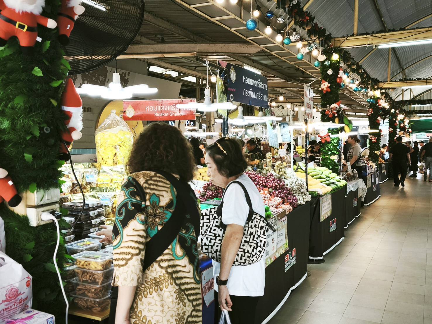 อ.ต.ก. ส่งความสุขปีใหม่ให้แก่เกษตรกรและประชาชน ในกิจกรรม “อ.ต.ก.ส่งสุข สินค้าเกษตรแทนใจ สวัสดีปีใหม่ 2569” ณ ตลาด อ.ต.ก. จตุจักร กรุงเทพฯ ระหว่างวันที่ 24 – 28 ธันวาคม 2568 นี้ 3 ภาพอตก3