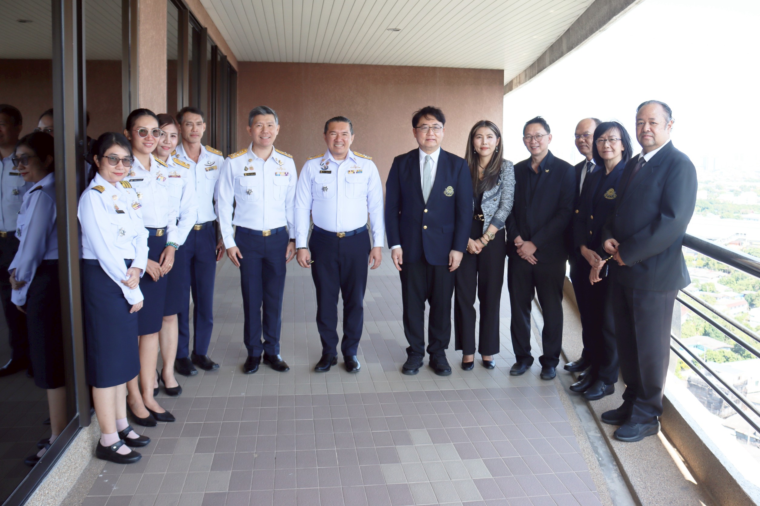 องค์การสะพานปลา (อสป.) ร่วมกับ มหาวิทยาลัยสยาม ลงนาม MOU ขับเคลื่อนความร่วมมือทางวิชาการ ยกระดับงานวิจัย นวัตกรรม และศักยภาพบุคลากร 6 ภาพอสป5