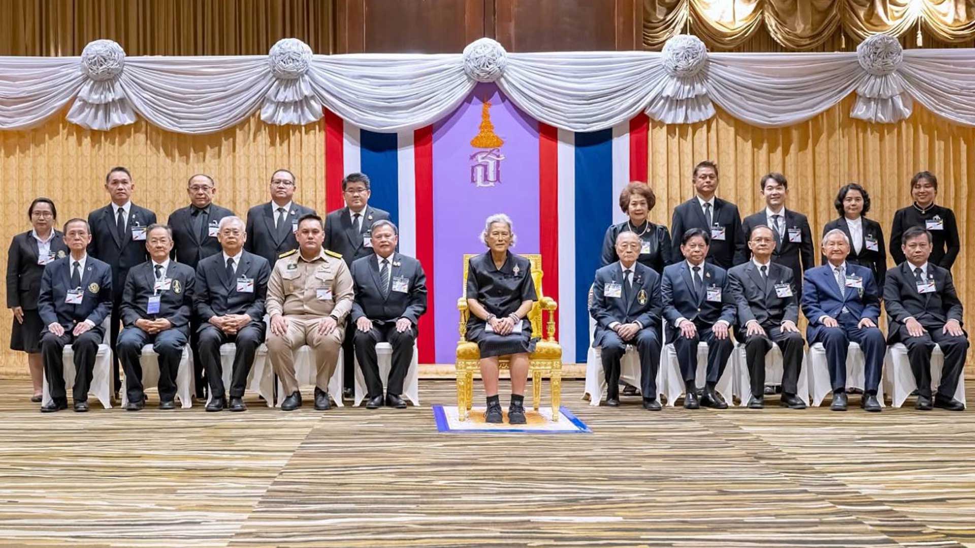 รมช.อามินทร์ และคณะผู้บริหาร กษ. เฝ้ารับเสด็จฯ สมเด็จพระกนิษฐาธิราชเจ้า กรมสมเด็จพระเทพรัตนราชสุดาฯ สยามบรมราชกุมารี เสด็จพระราชดำเนินไปทรงเปิดการประชุมวิชาการข้าวแห่งชาติ ครั้งที่ 6 ณ ศูนย์แสดงสินค้าและการประชุมอิมแพ็ค เมืองทองธานี 1 เฝ้ารับเสด็จฯ3